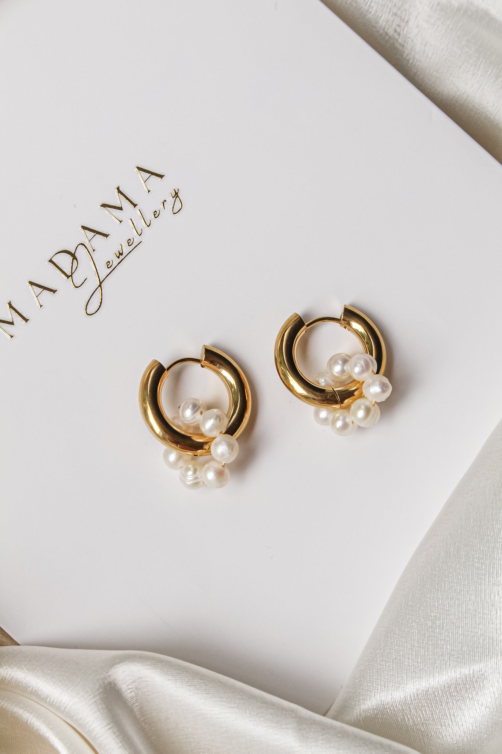 POPPY | Hoops With Fresh pearls