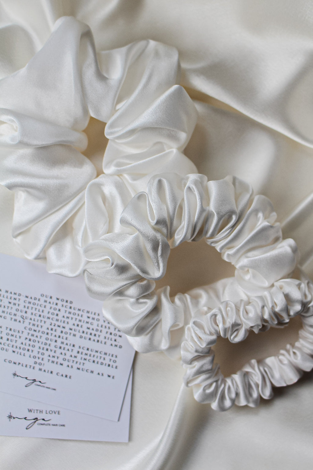 CREAM | 100% Mullbery Silk scrunchie