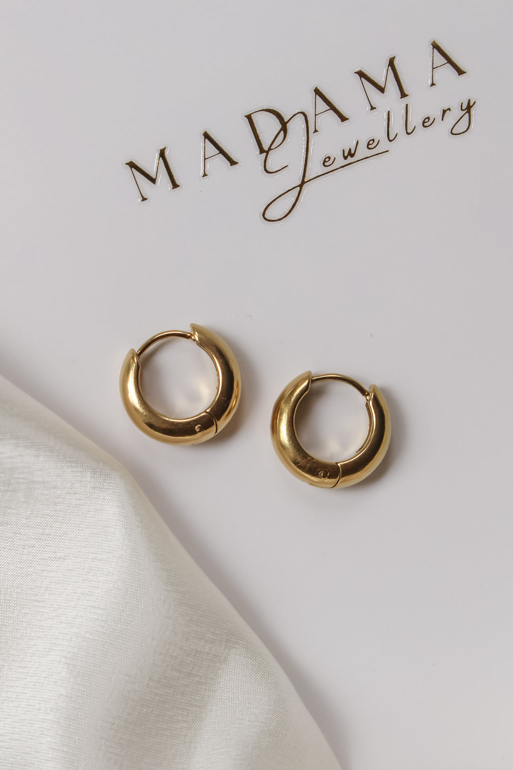 MAGDA | Hoops