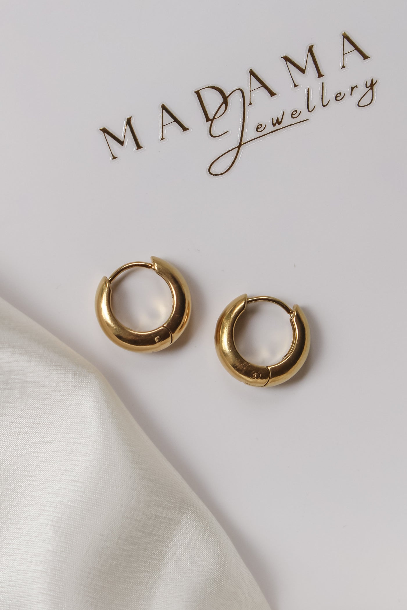 MAGDA | Hoops