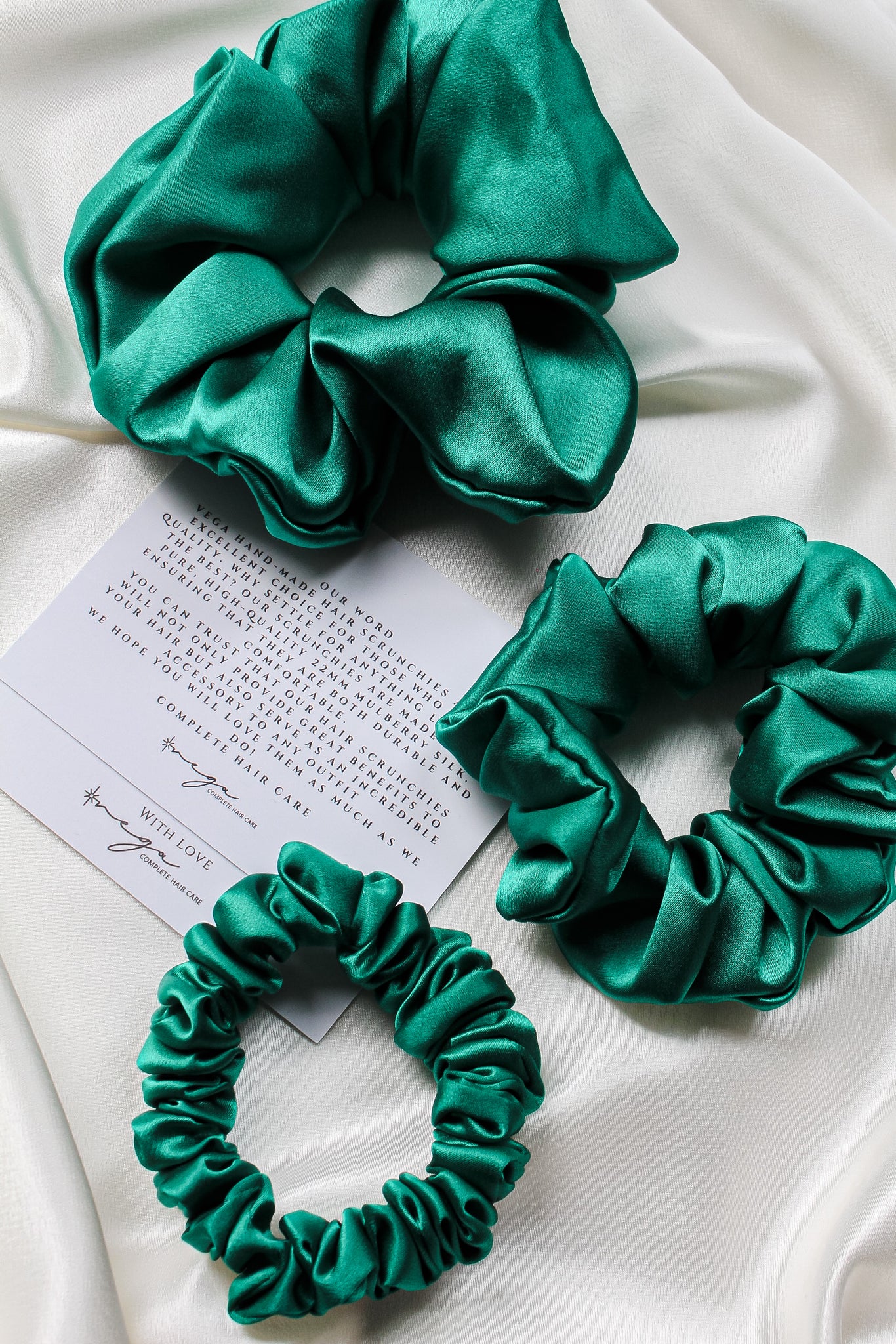 EMERALD GREEN | 100% Mulberry Silk scrunchie