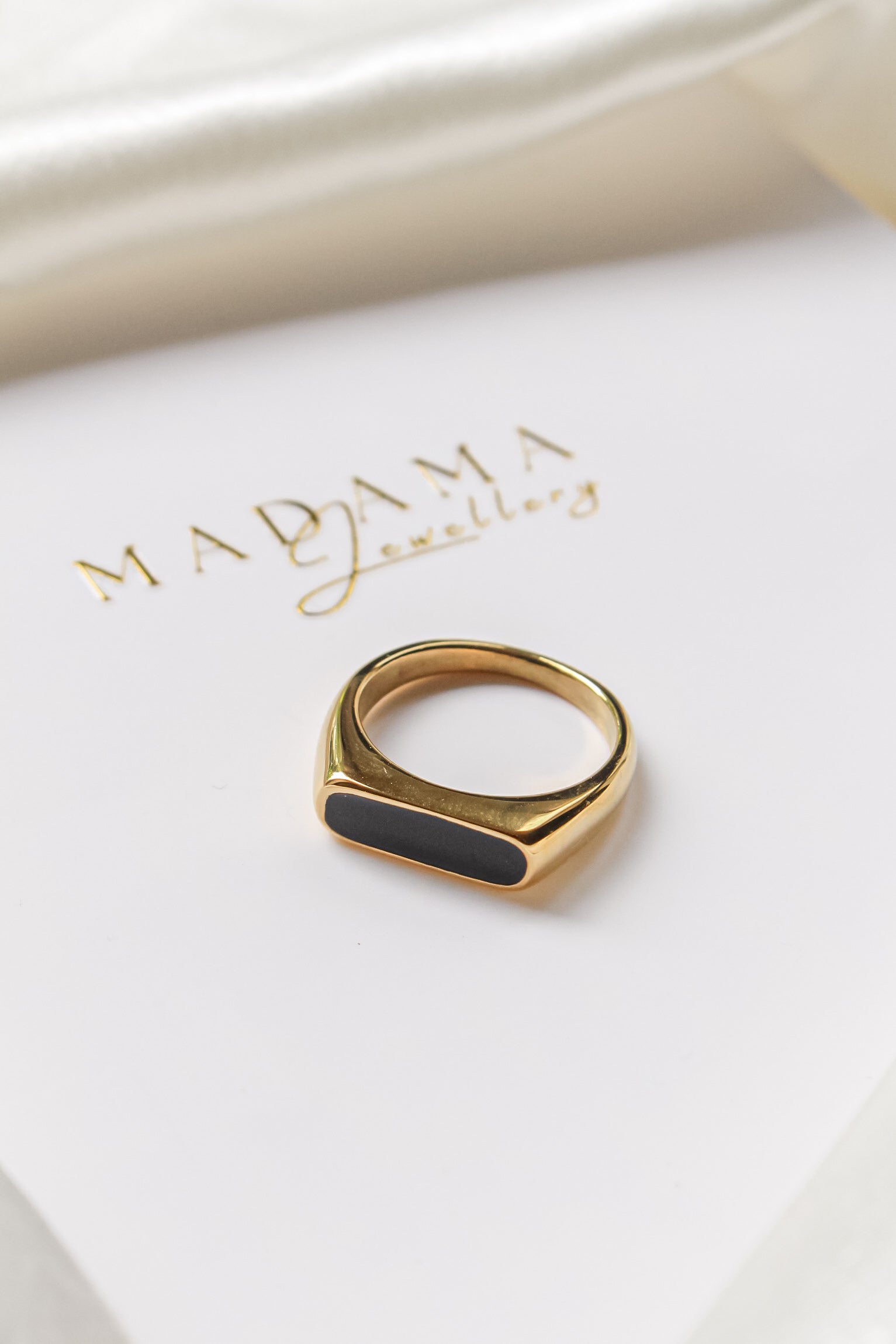 BILLION | Ring