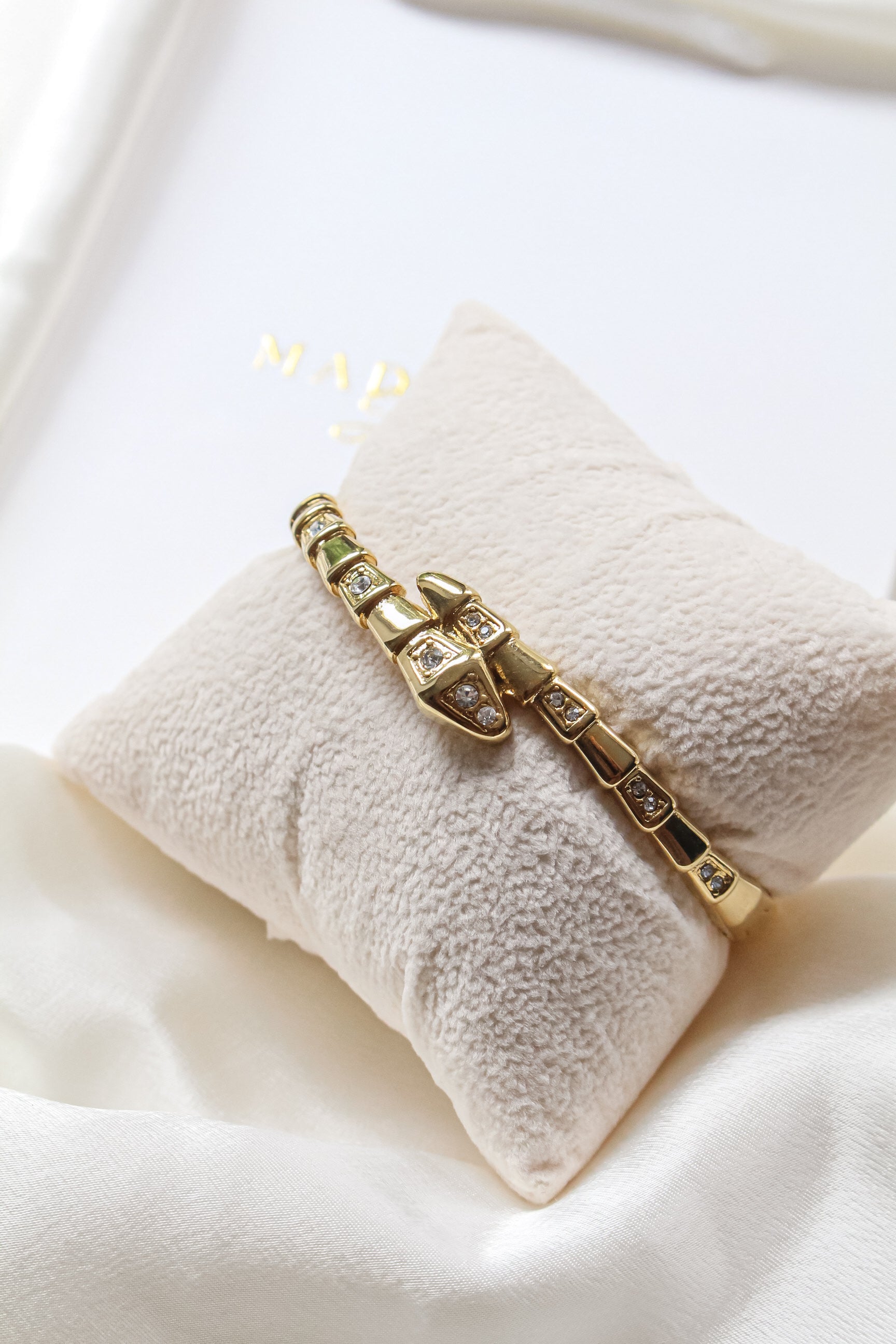SOFIA | Bangle