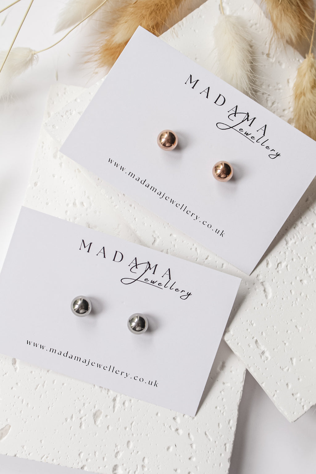 PAULA | Stud earrings