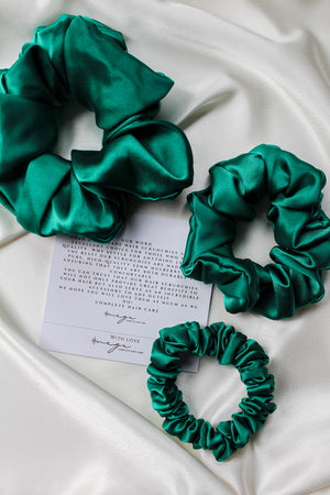 EMERALD GREEN | 100% Mulberry Silk scrunchie