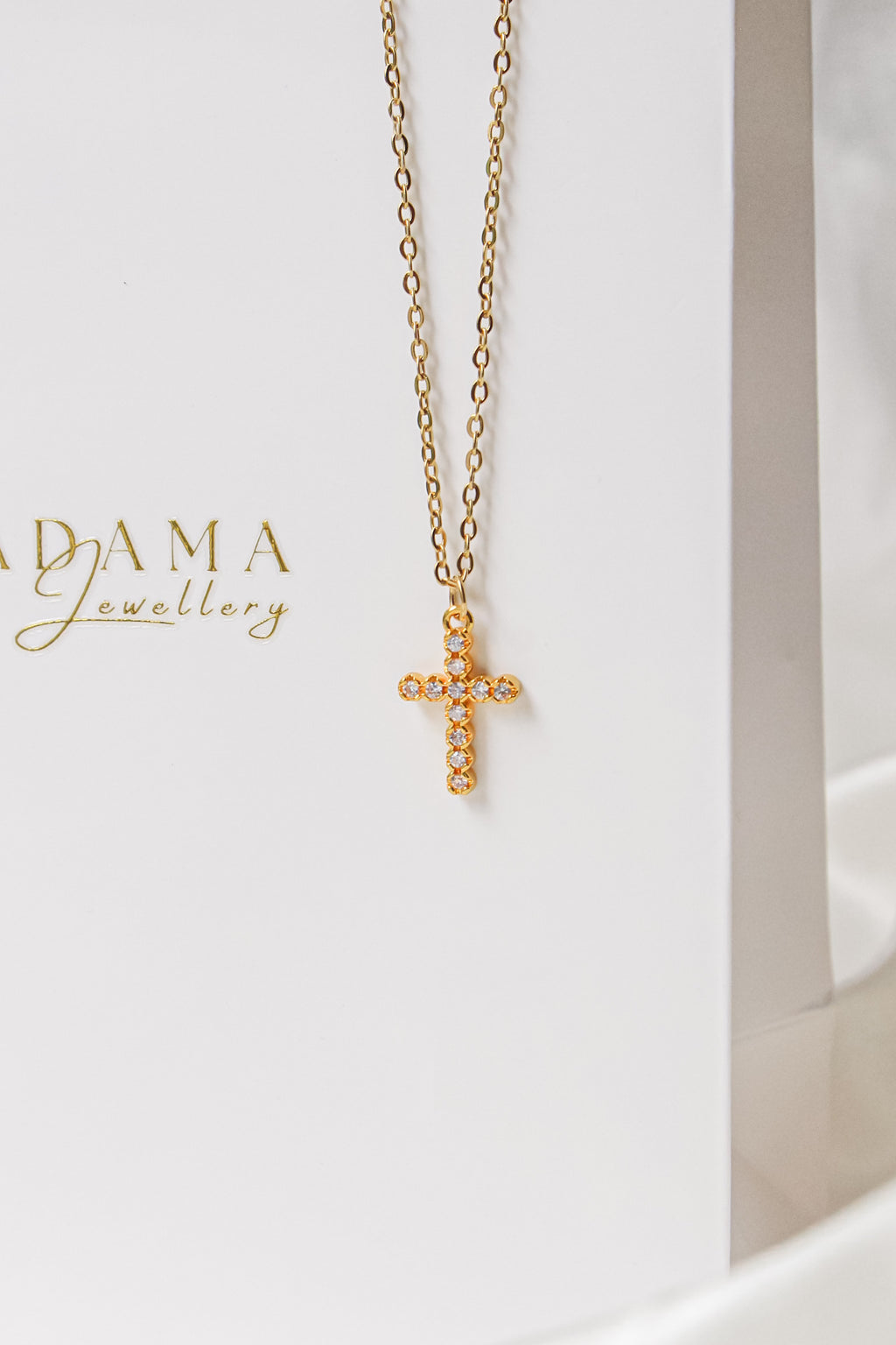 MARIAM | Mini cross necklace