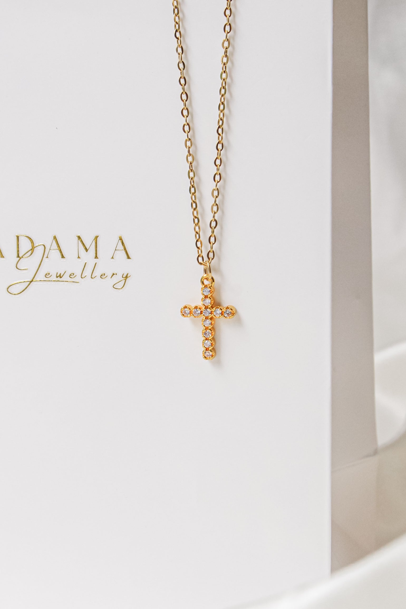 MARIAM | Mini cross necklace