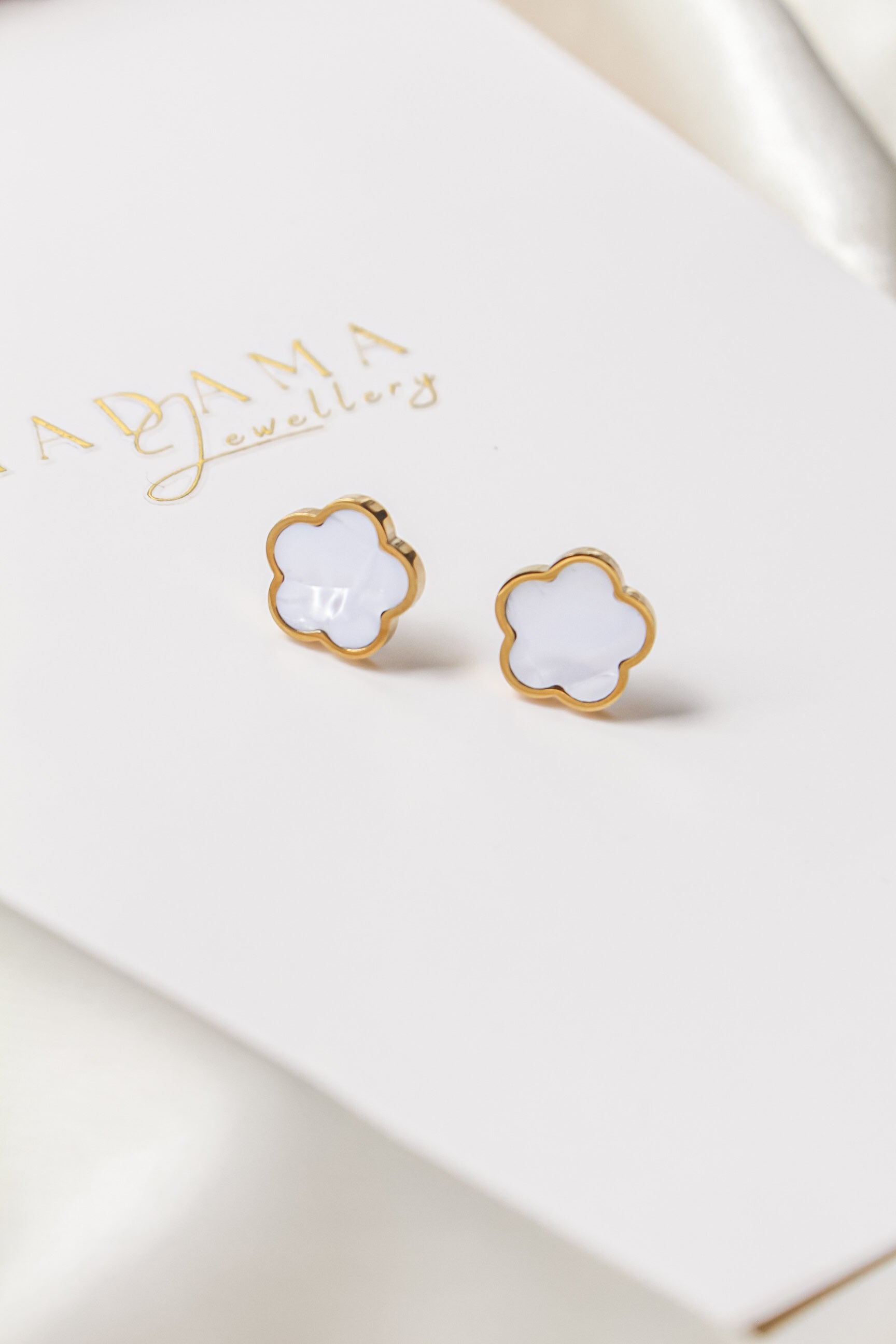 EMMA | Cream earrings
