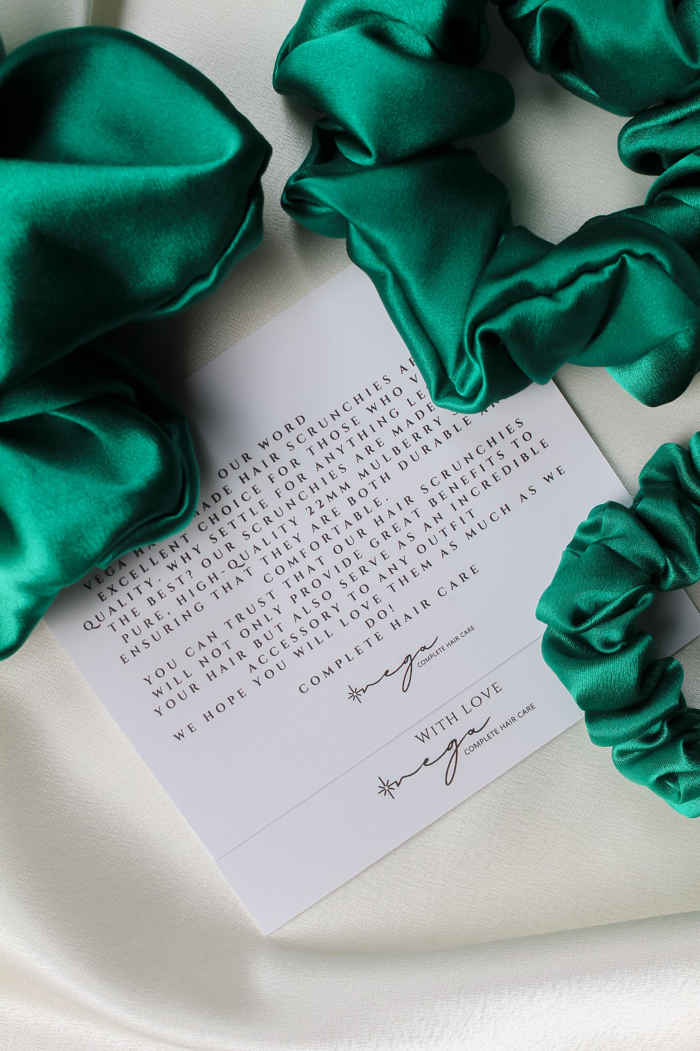 EMERALD GREEN | 100% Mulberry Silk scrunchie