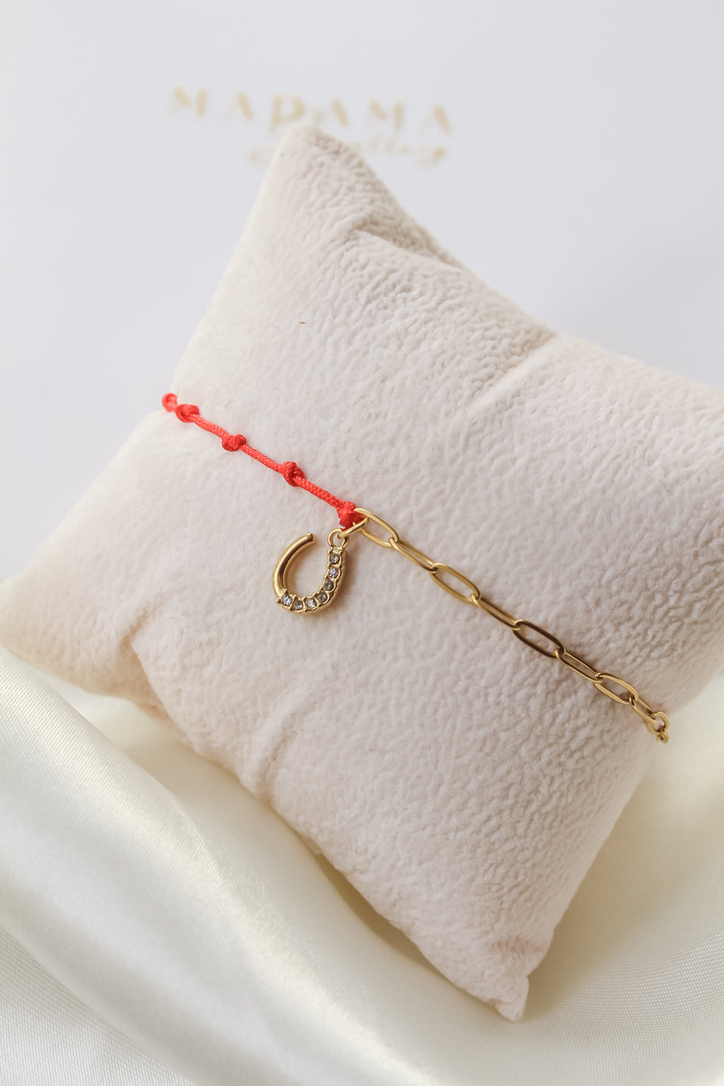 HORSE SHOE | Red Thread Bracelet