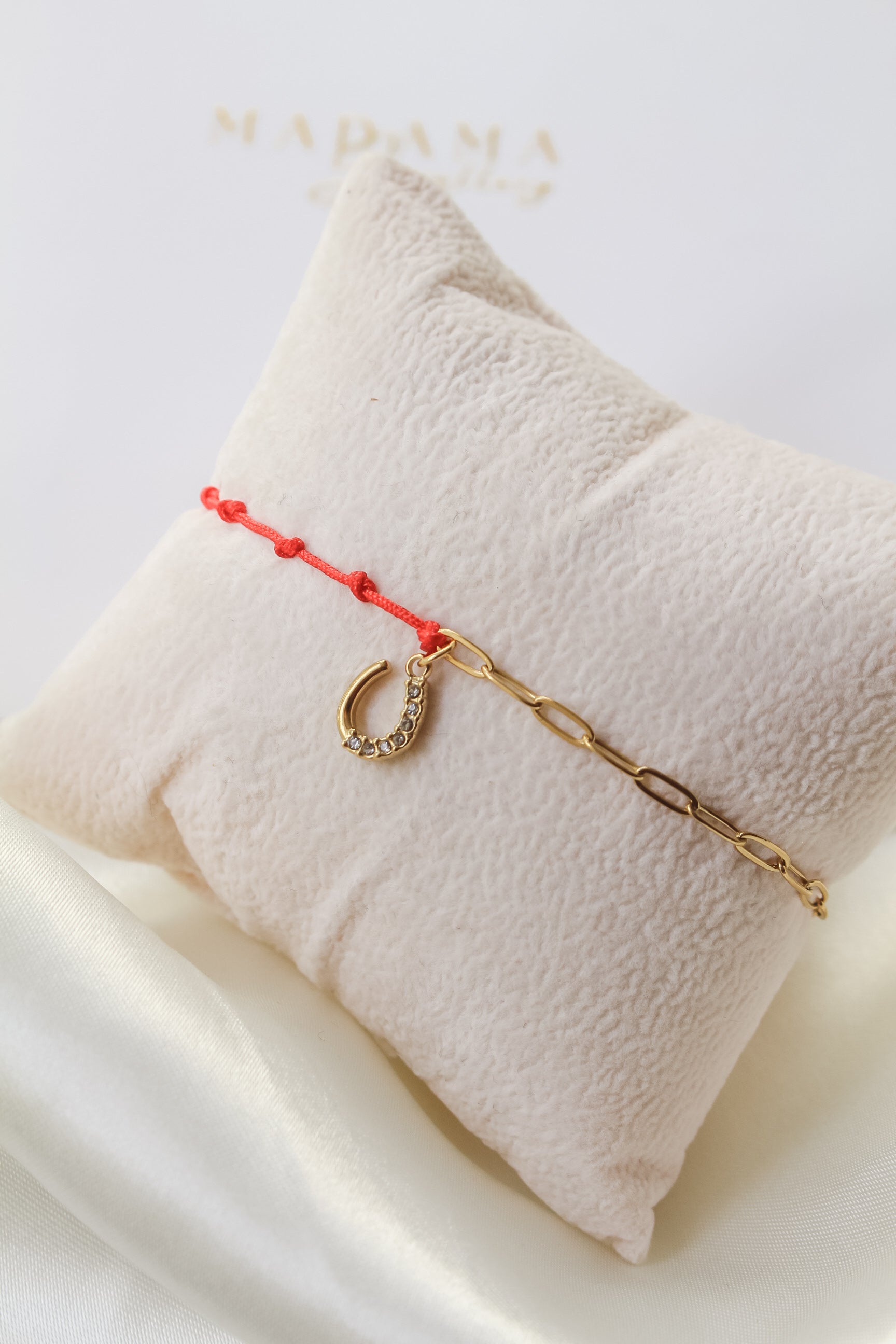 HORSE SHOE | Red Thread Bracelet