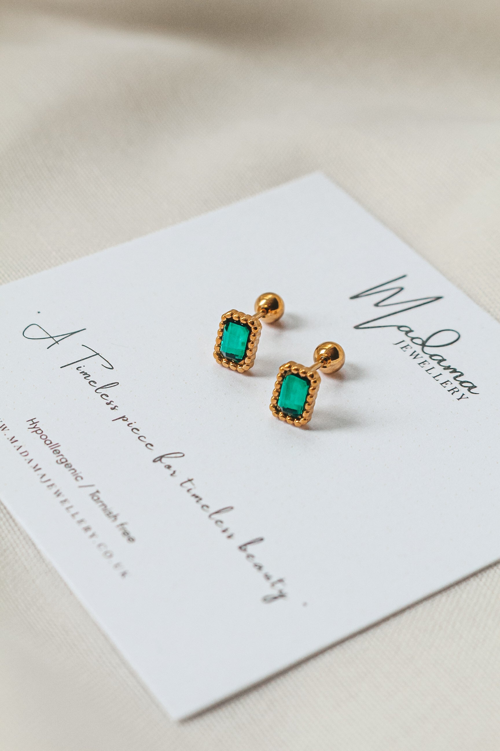 ESMERALDA | Screw end earrings