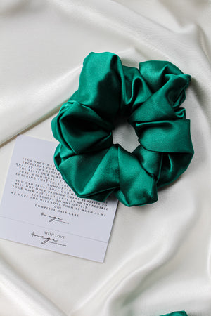 EMERALD GREEN | 100% Mulberry Silk scrunchie