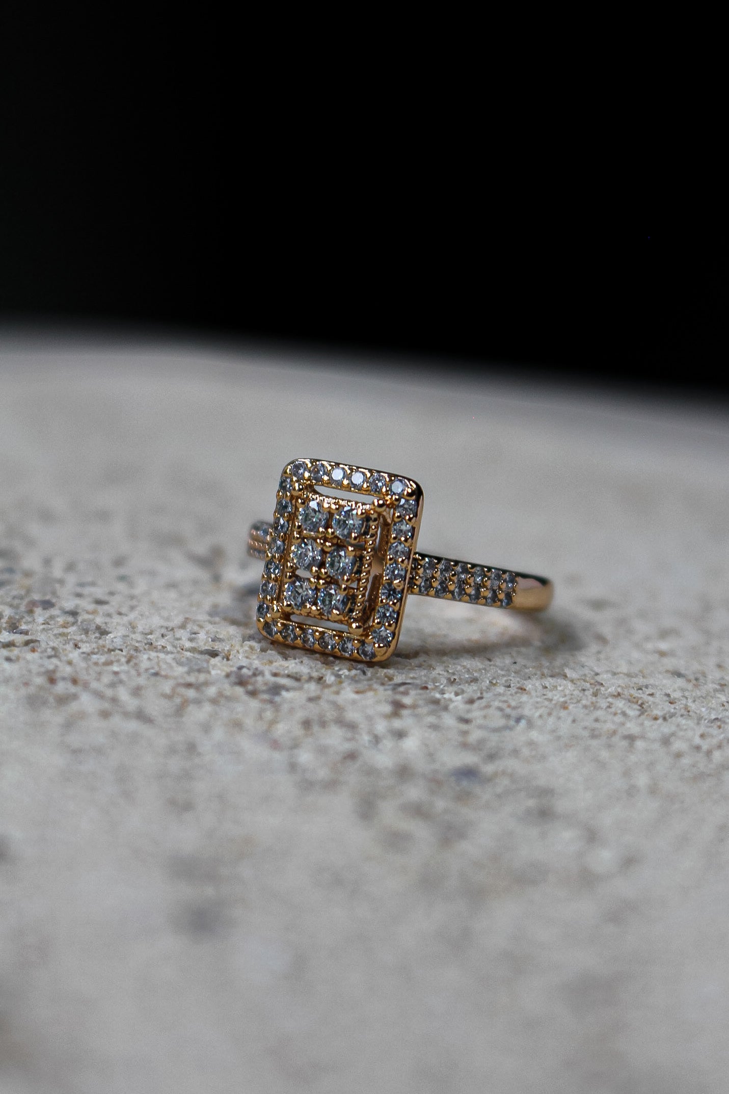 GABIJA | Ring with Zirconia