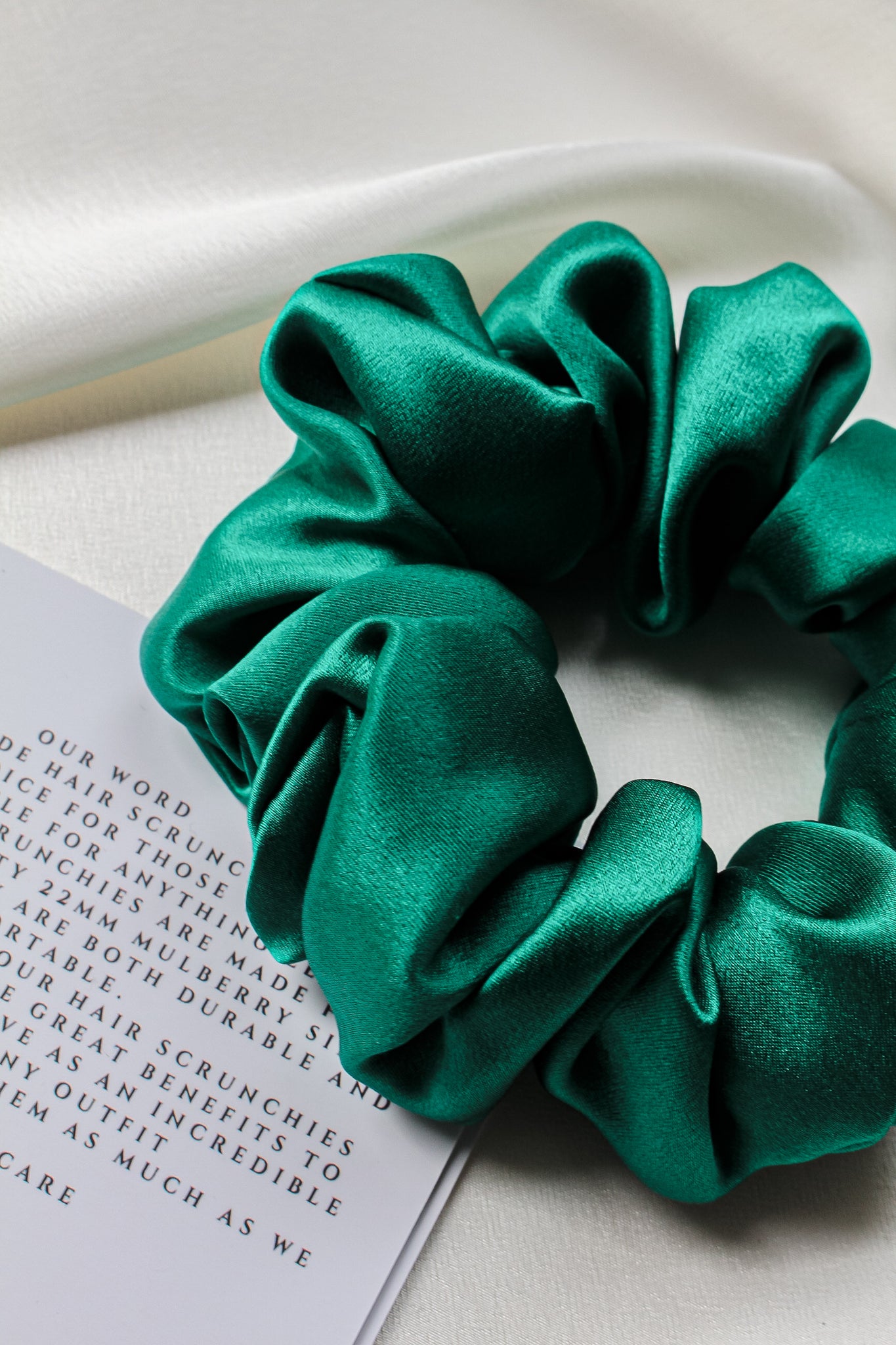 EMERALD GREEN | 100% Mulberry Silk scrunchie