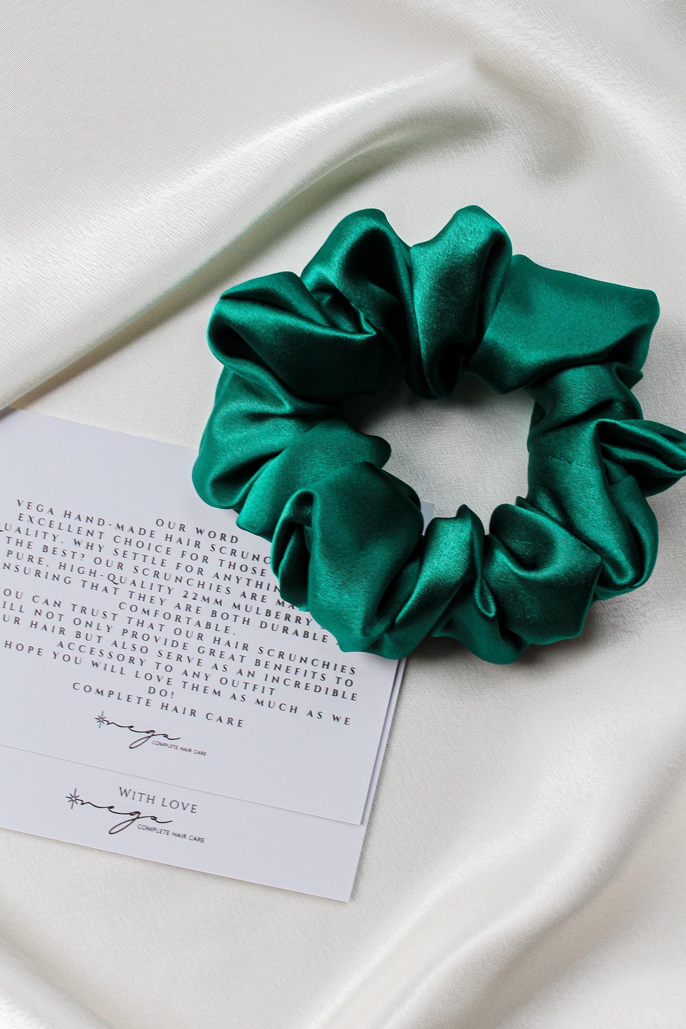 EMERALD GREEN | 100% Mulberry Silk scrunchie