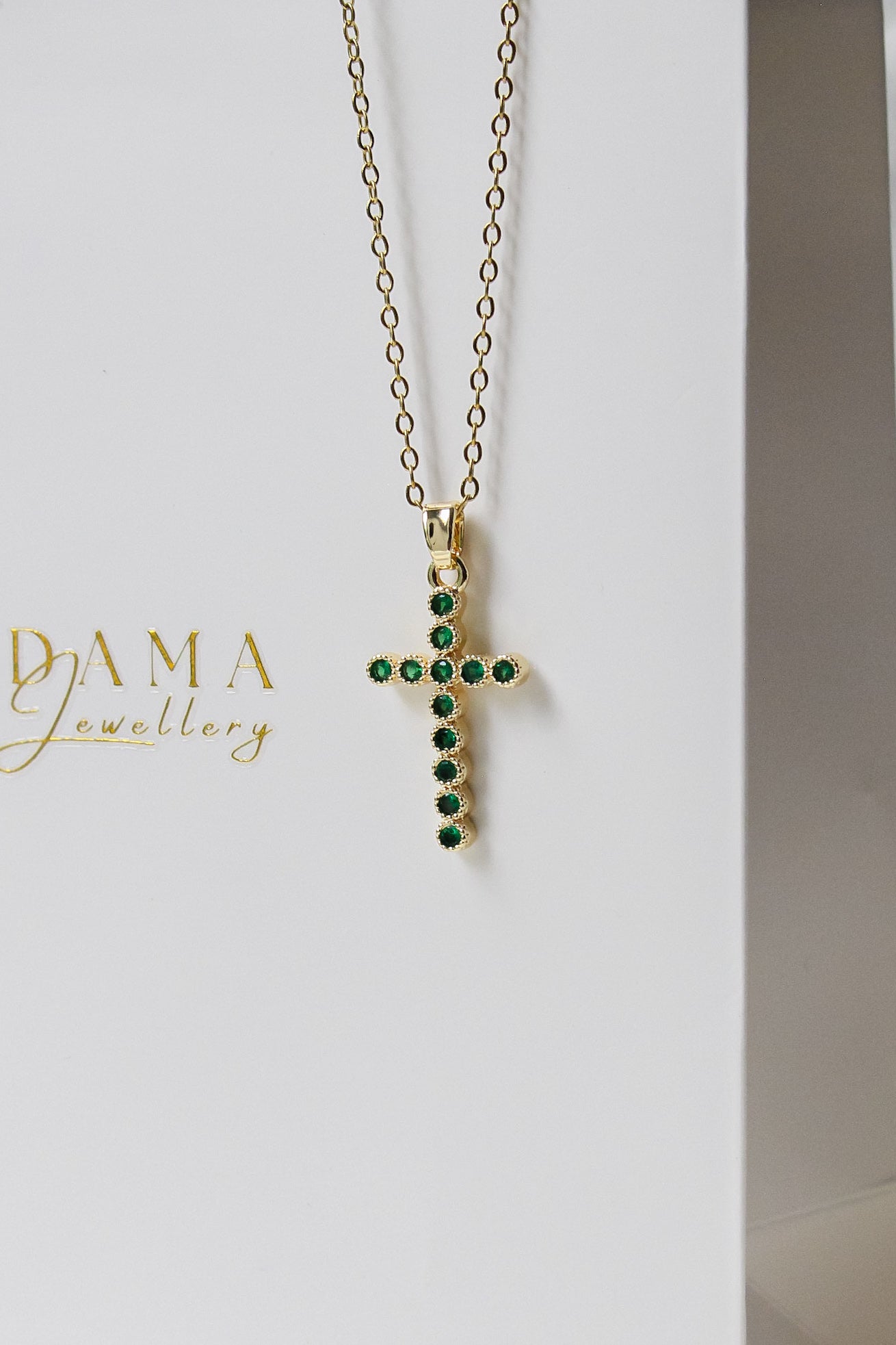 EMERALD | Cross necklace