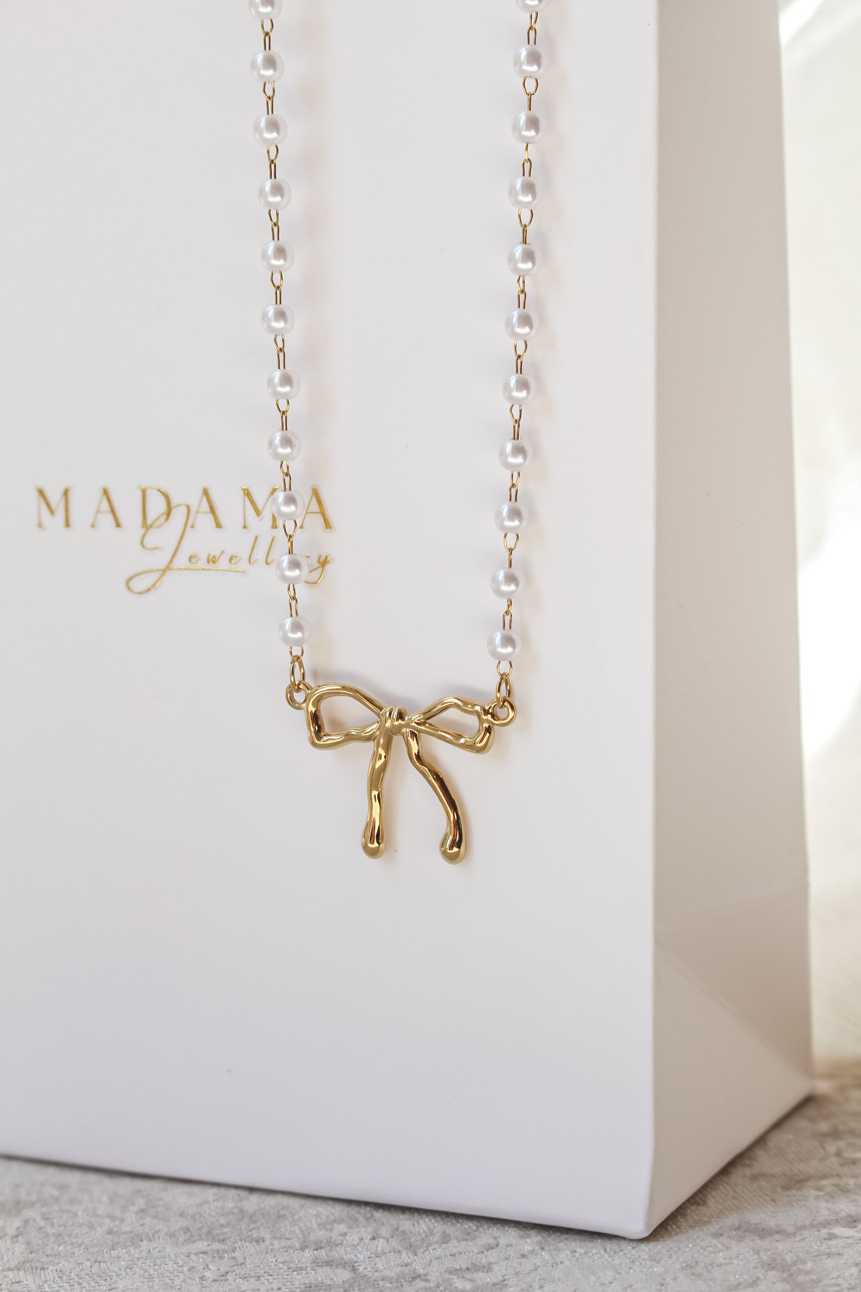 PEARL BOW | Necklace