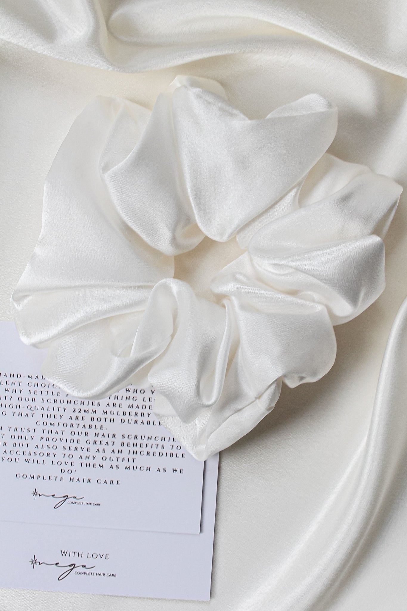 CREAM | 100% Mullbery Silk scrunchie