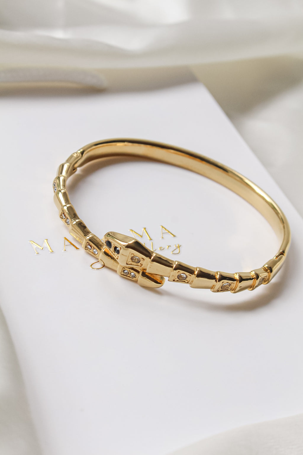 SOFIA | black detail Bangle
