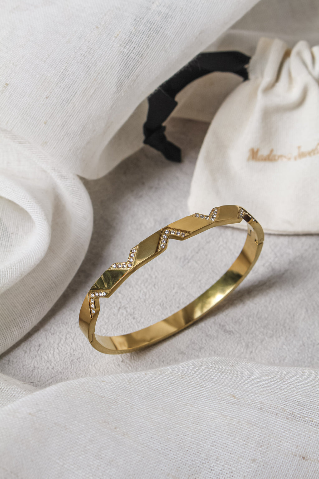 ZURI | Bangle