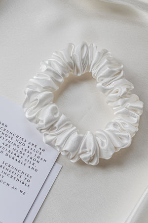 CREAM | 100% Mullbery Silk scrunchie