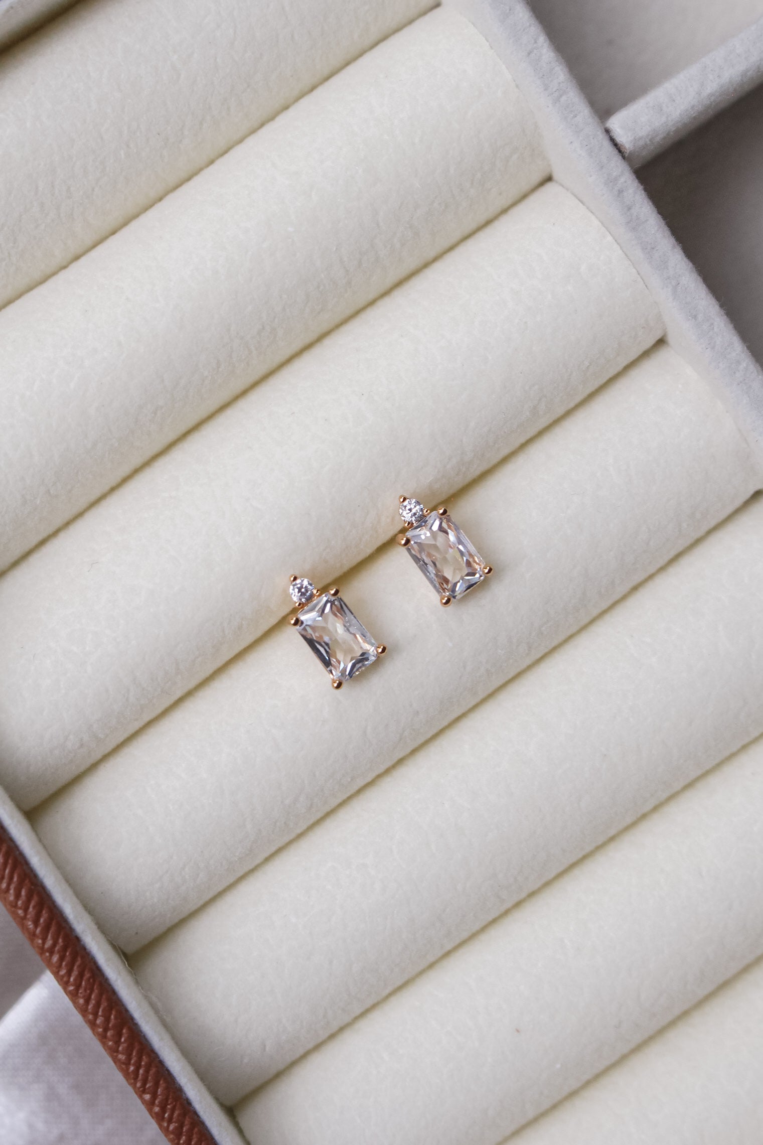 SIENNA | Stud Earrings