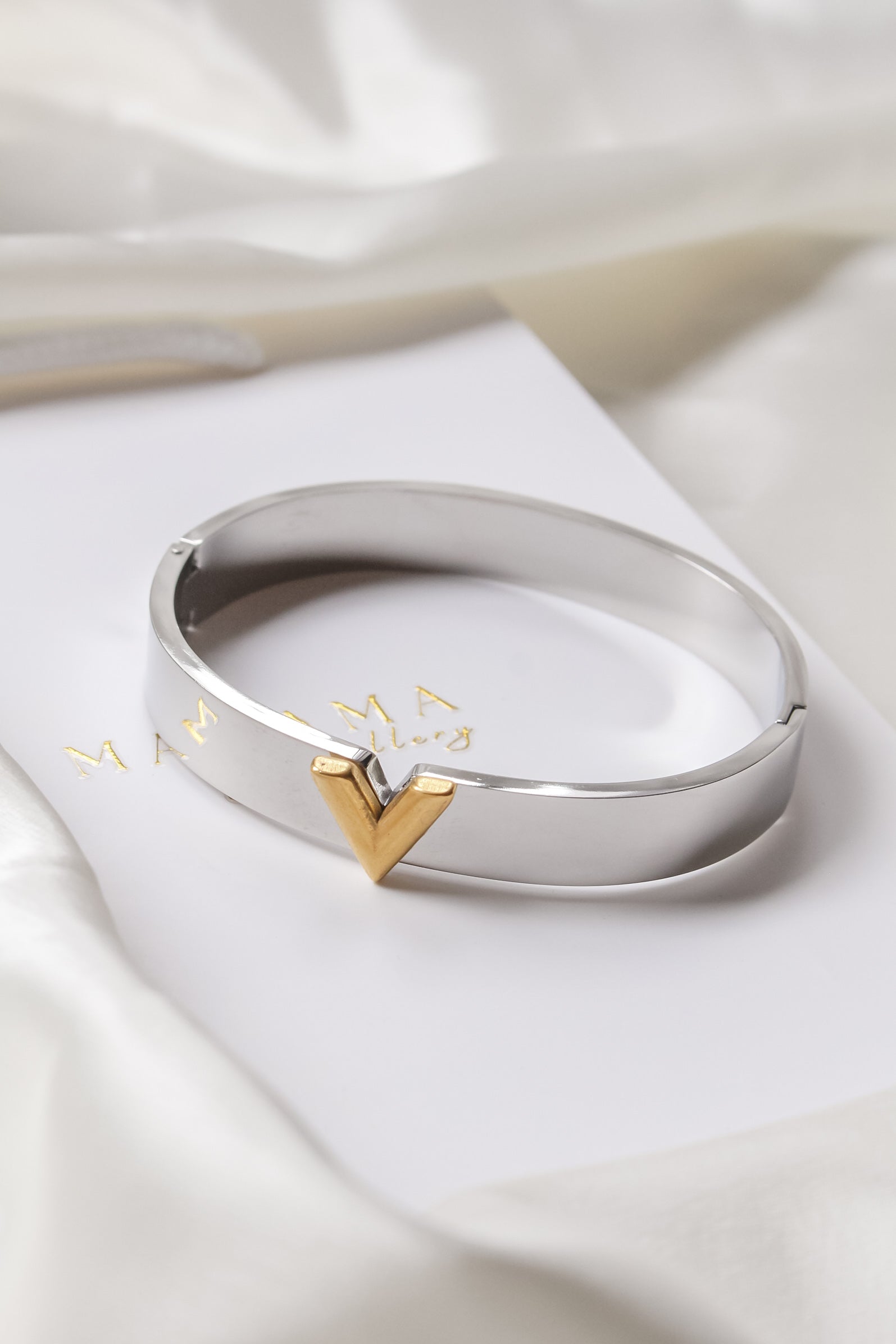 VICKY | Bangle