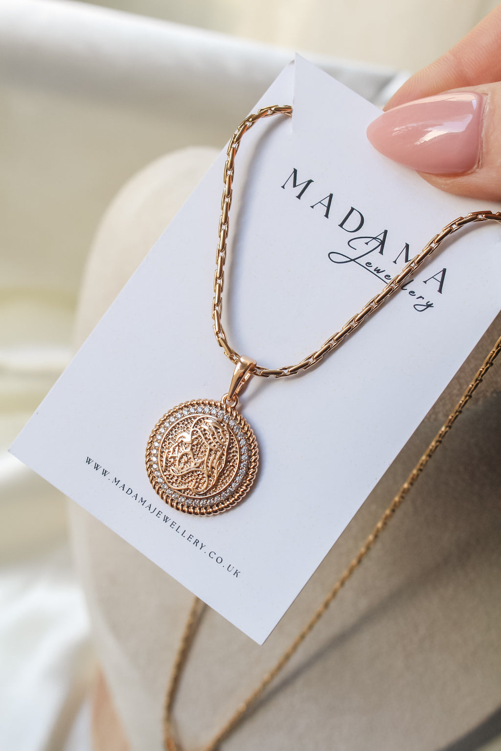 FEELINGS | Medallion Pendant
