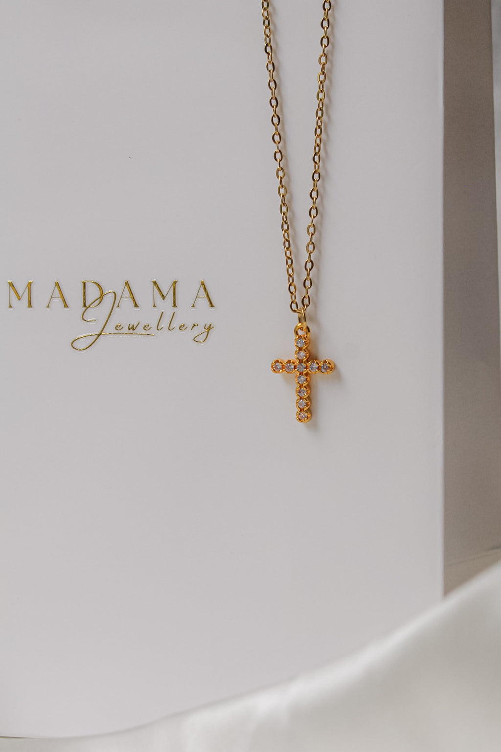 MARIAM | Mini cross necklace