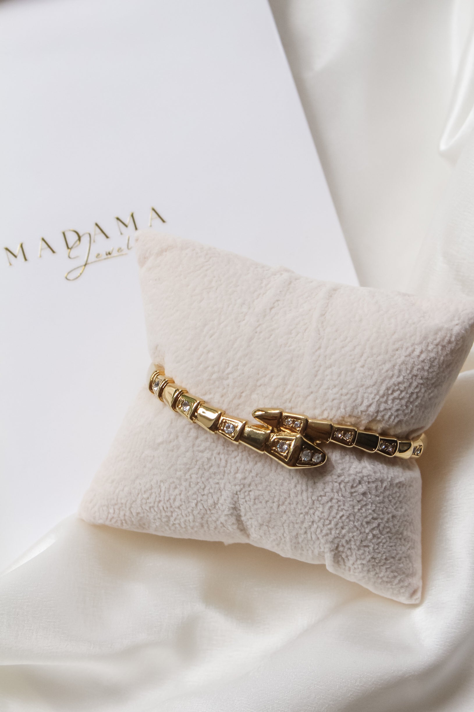 SOFIA | Bangle