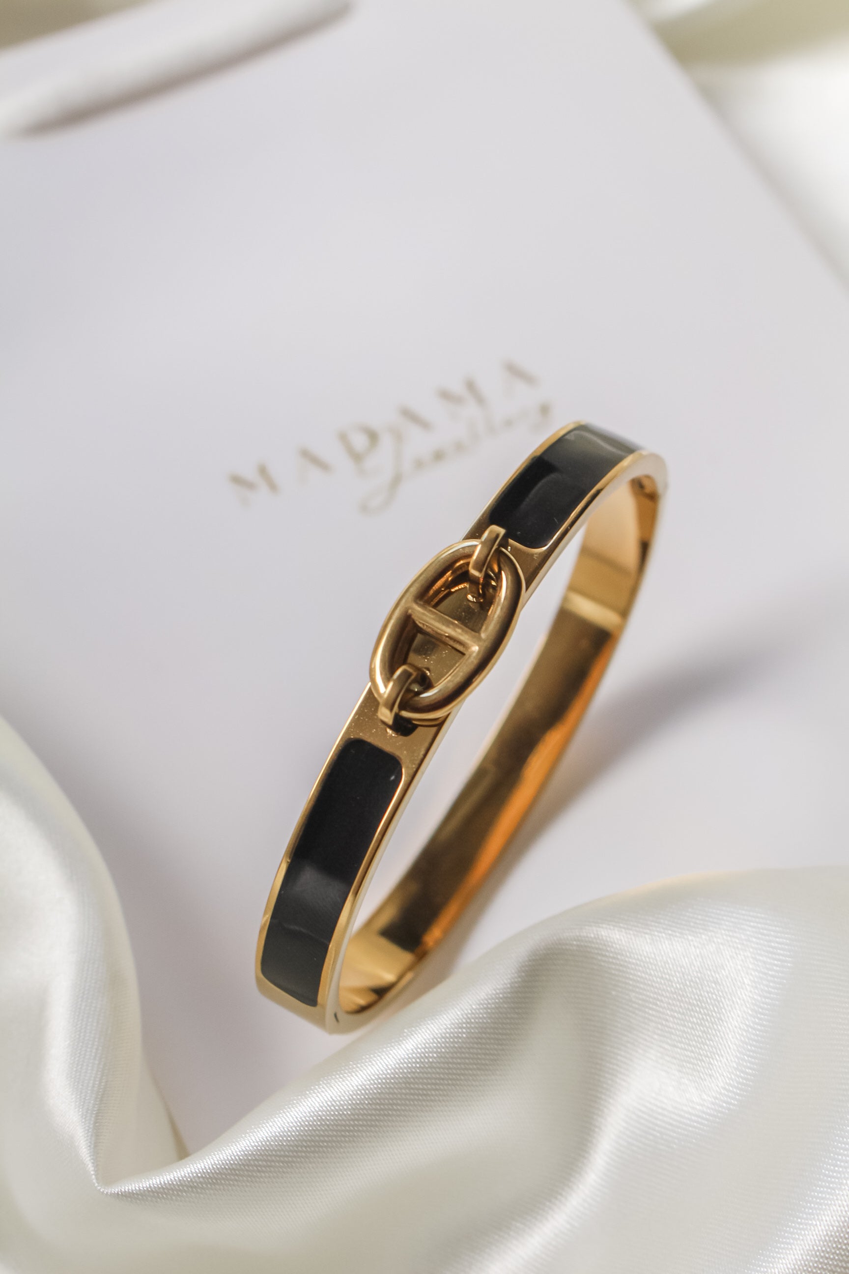 LUKNE | Black detail Bangle
