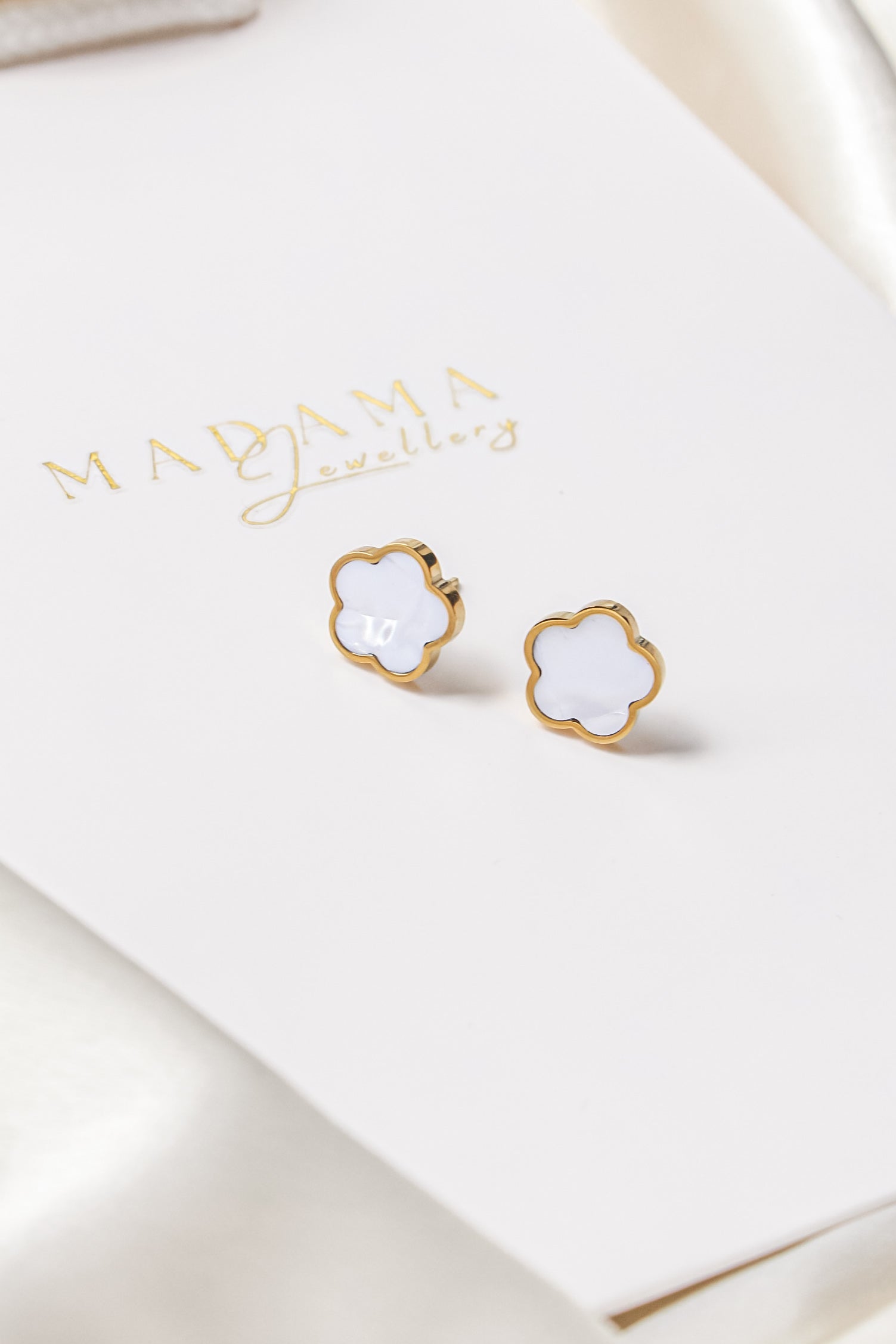 EMMA | Cream earrings