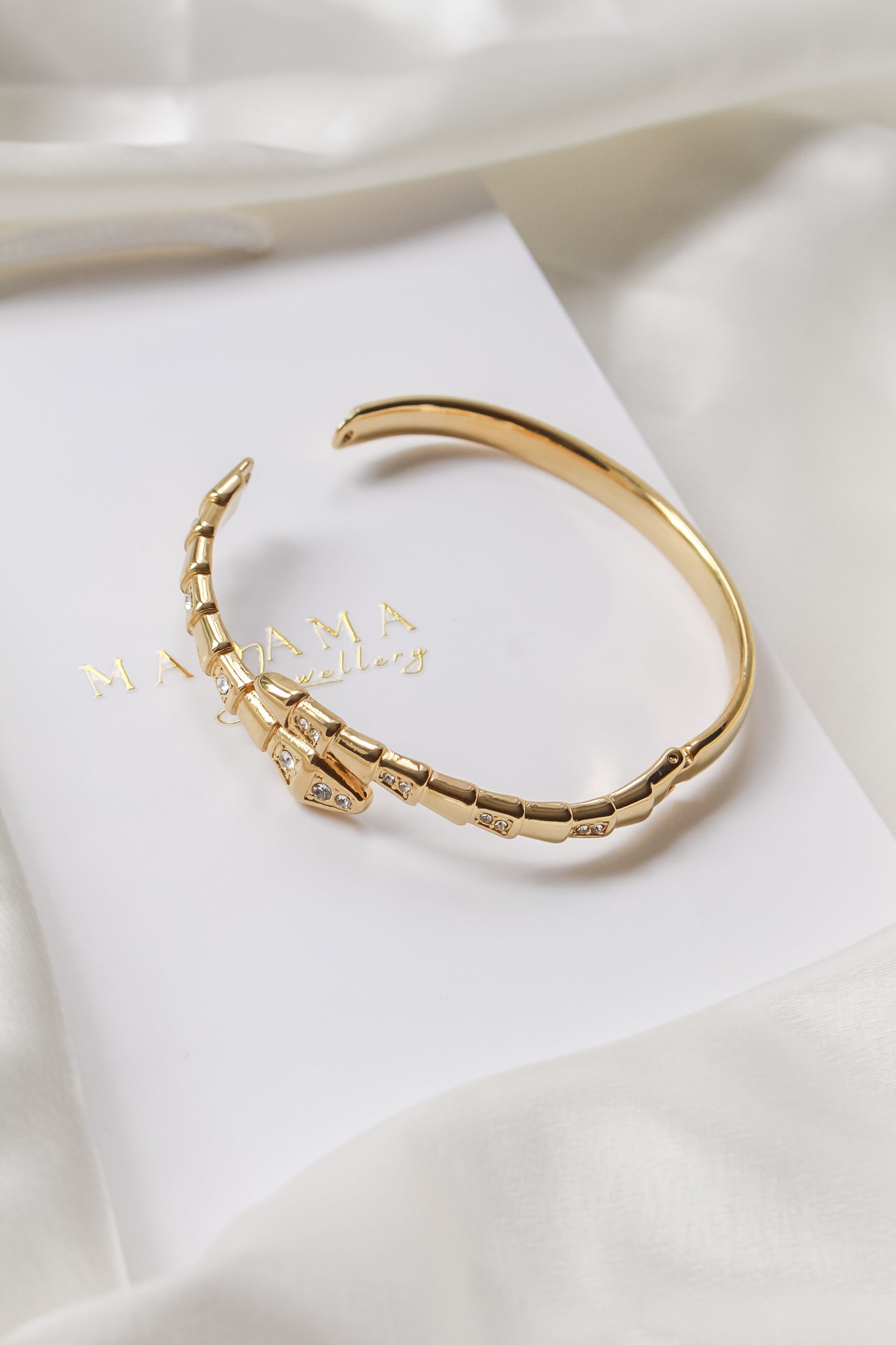 SOFIA | black detail Bangle
